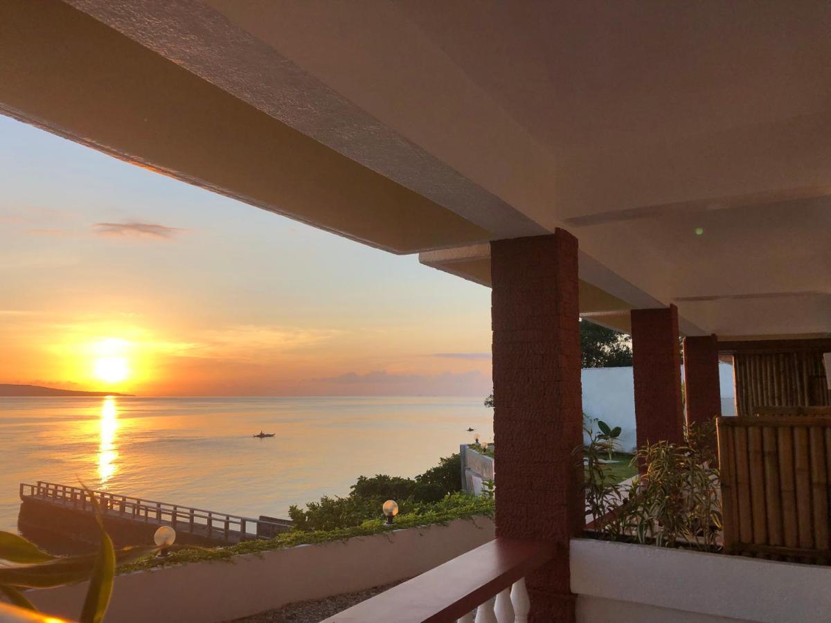 Wuthering Heights Bed & Breakfast By The Sea Dumaguete City Exterior foto