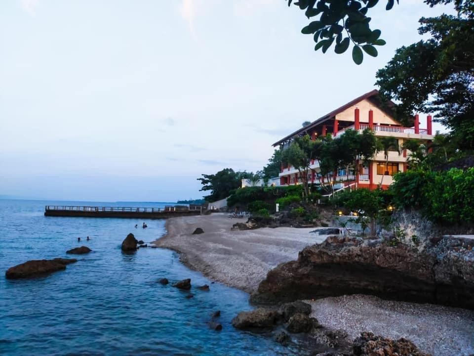 Wuthering Heights Bed & Breakfast By The Sea Dumaguete City Exterior foto