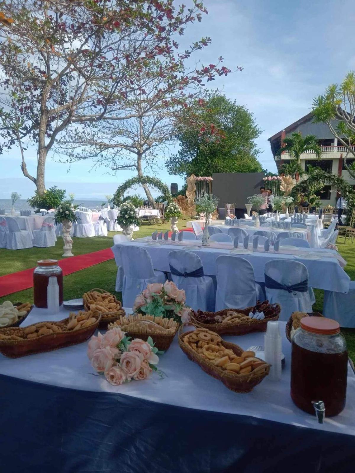 Wuthering Heights Bed & Breakfast By The Sea Dumaguete City Exterior foto