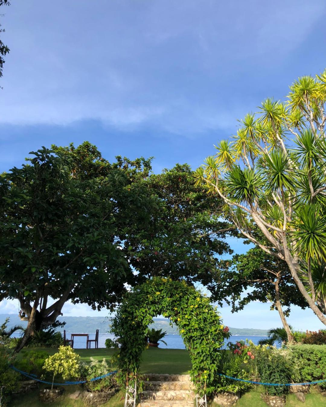 Wuthering Heights Bed & Breakfast By The Sea Dumaguete City Exterior foto